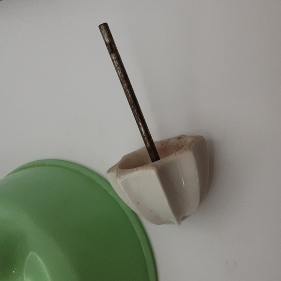 Vintage Jadite Mixer/Juicer Attachment for old Electric mixers - Picture 7 of 10